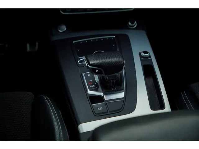 Audi Q5 2.0 TFSI quattro Launch Edition 2017 Benzine 40