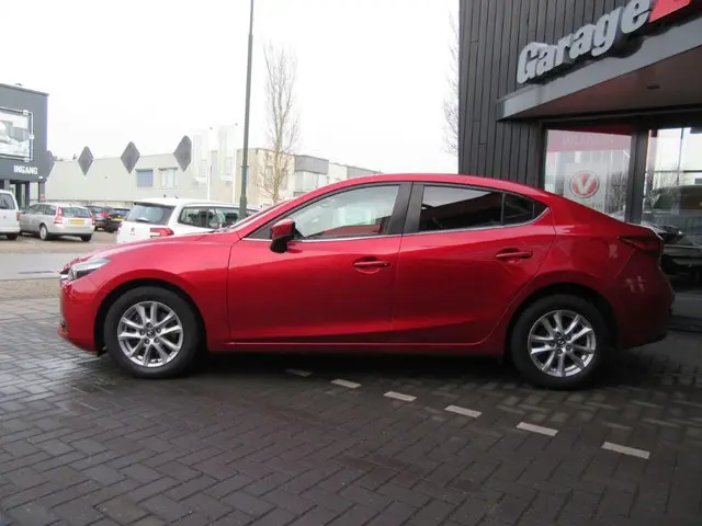 Mazda 3 2.0 SkyActiv-G 120 TS+ automaat 2017 Benzine 4