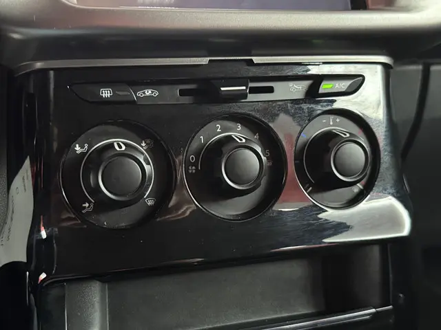 Citroën C3 1.2 PureTech Selection 2016 Benzine 34