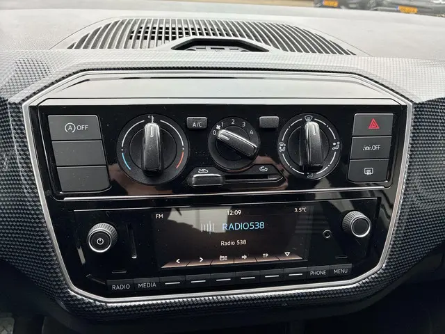 Volkswagen up! 1.0 65pk 2023 Benzine 10