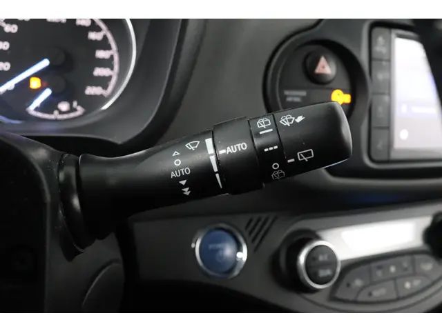 Toyota Yaris 1.5 Hybrid Dynamic 2020 Hybride Benzine 25