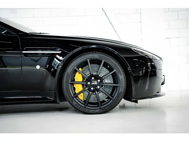 Aston Martin V12 Vantage S 2014 Benzine 14