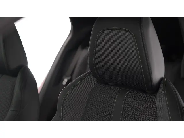 Peugeot 2008 PureTech 130 GT 2022 Benzine 48