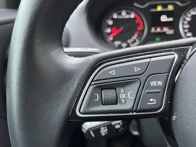 Audi Q2 30 TFSI Business Edition 2021 Benzine 32