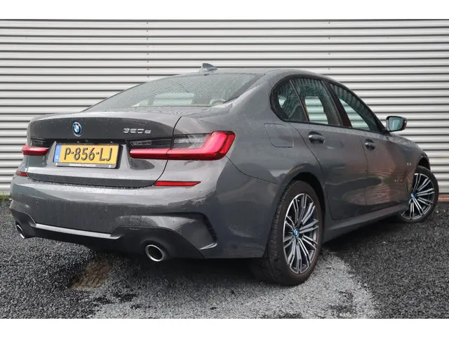 BMW 3 Serie M-Sport 2022 Hybride Benzine 3