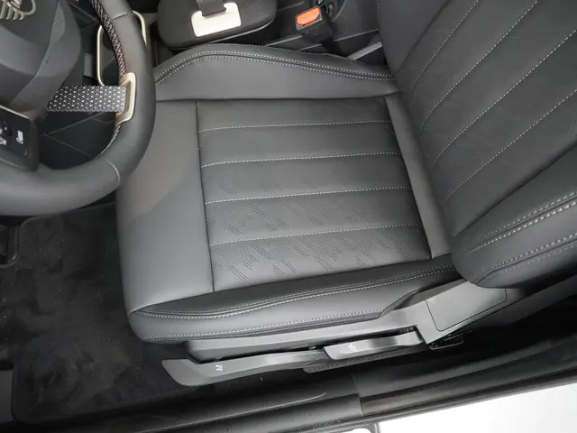 MINI 5-Deurs Cooper C 2026 Benzine 13