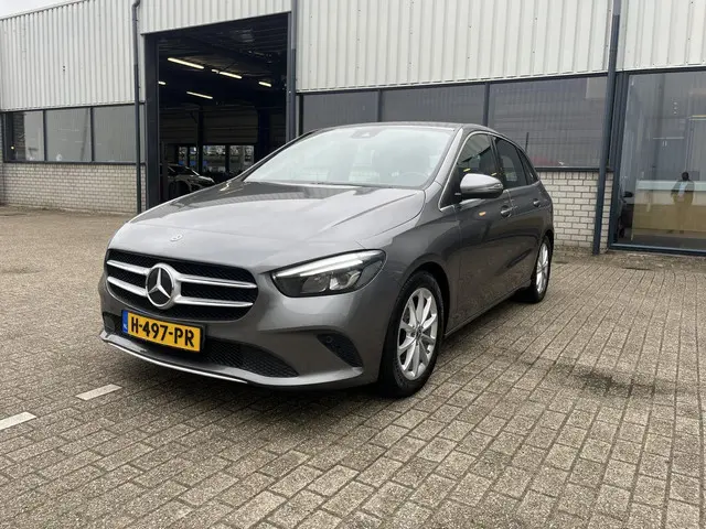 Mercedes-Benz B-Klasse 180 Launch Edition 2020 Benzine 64