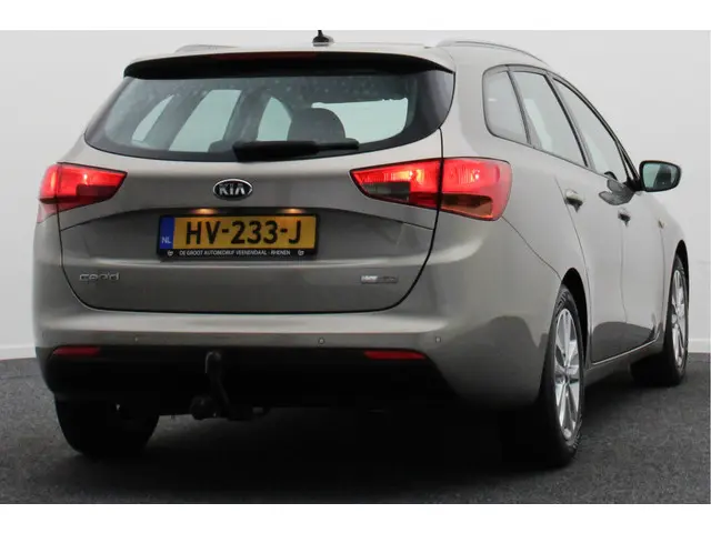 Kia cee'd Sportswagon 1.6 GDI First Edition 2016 Benzine 18
