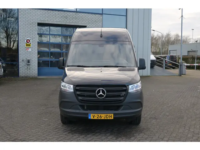 Mercedes-Benz Sprinter 317 CDI L3H2 RWD 2023 Diesel 2