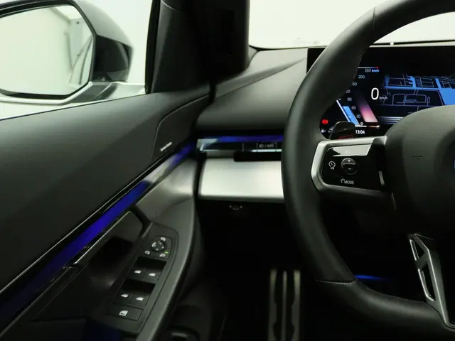 BMW 5 Serie Sedan 550e xDrive 2024 Hybride Benzine 16