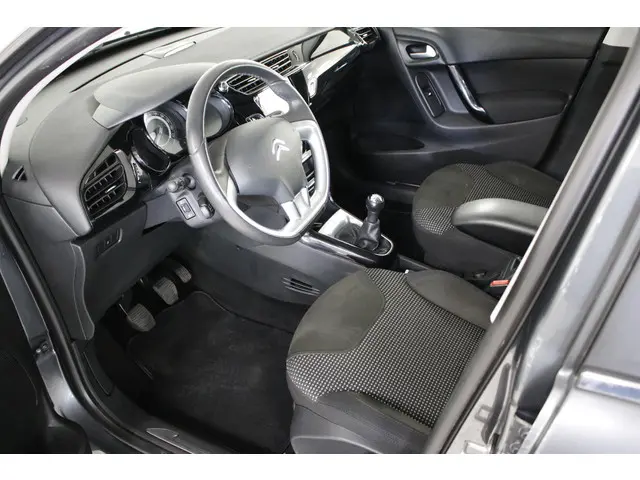 Citroën C3 1.2 PureTech Exclusive 2015 Benzine 24