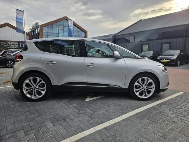 Renault Scénic 1.2 TCe Life Zeer nette auto! 2016 Benzine 8