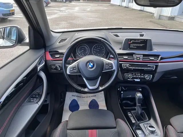 BMW X1 sDrive20i Executive 2017 Benzine 9