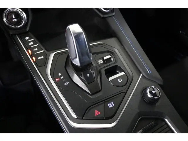 Lynk & Co 01 1.5 2023 Hybride Benzine 32