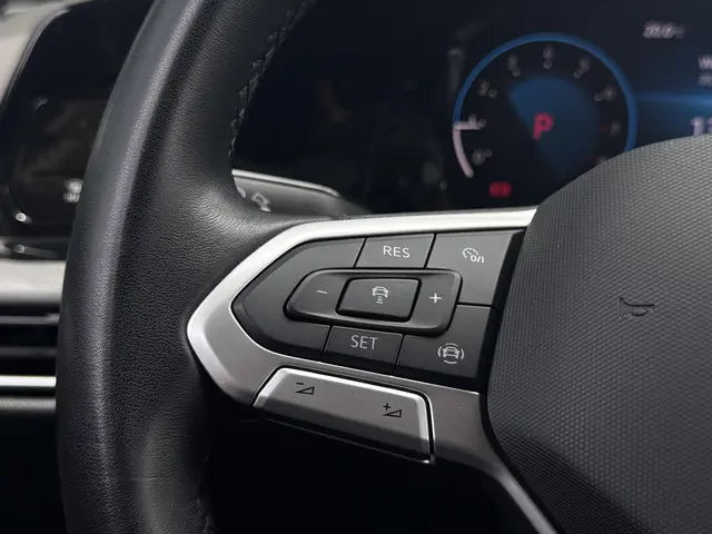 Volkswagen Golf 1.0 eTSI Life 2024 Benzine 13