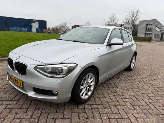 BMW 1 Serie 114i Business+ 2012 Benzine 2