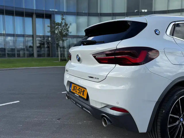 BMW X2 sDrive20i High Executive 2023 Benzine 8
