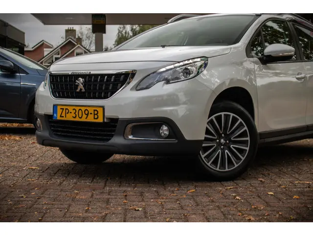 Peugeot 2008 1.2 PureTech Active 2019 Benzine 30