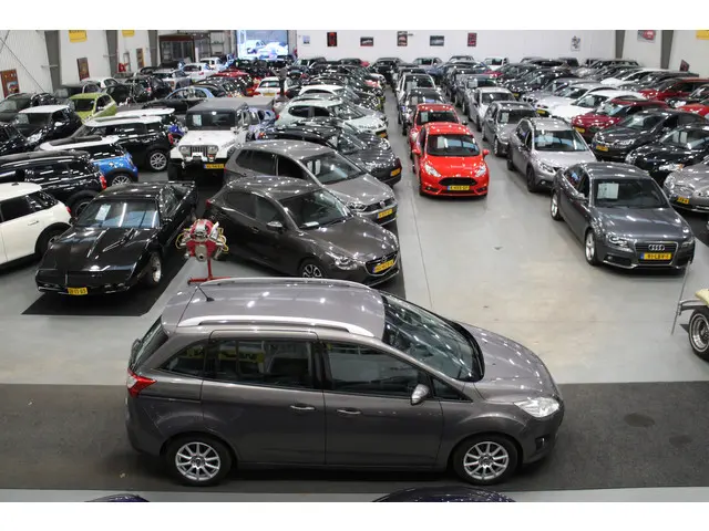 Ford Grand C-Max 1.6 Trend 2012 Benzine 27