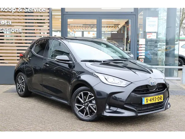 Toyota Yaris 1.5 Hybrid Dynamic 2023 Hybride Benzine 10