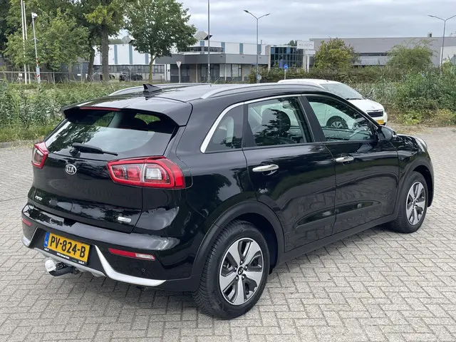 Kia Niro 1.6 GDi Hybrid DynamicLine 2017 Hybride Benzine 8