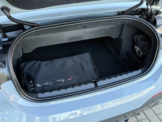 BMW 4 Serie Cabrio 420i High Executive 2023 Benzine 13