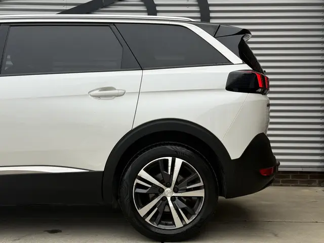 Peugeot 5008 1.2 PureTech Allure 2018 Benzine 8