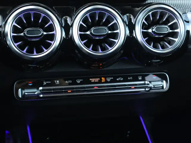 Mercedes-Benz EQB 300 4MATIC AMG line 2022 Elektrisch 30