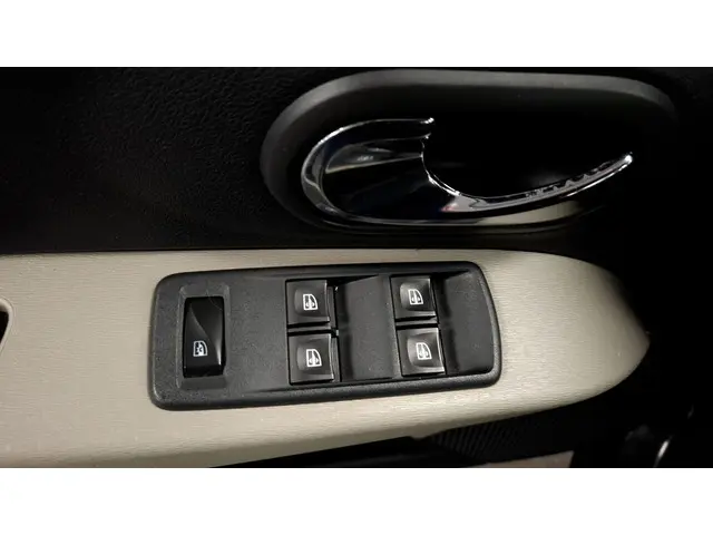 Dacia Lodgy 1.2 TCe Prestige 7p. 2013 Benzine 12