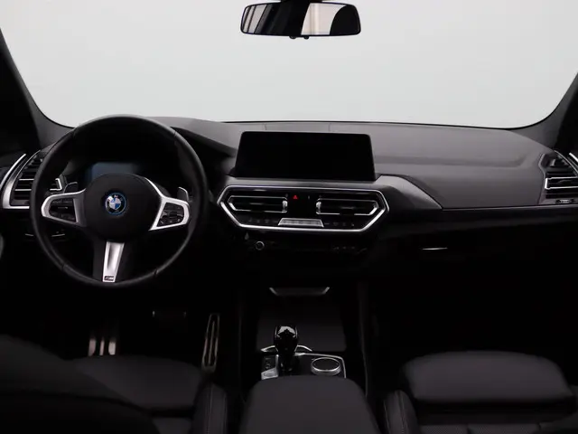 BMW X3 xDrive30e 2023 Hybride Benzine 6