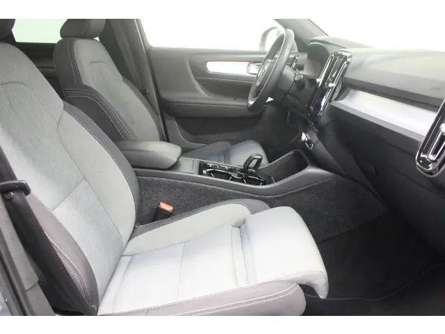 Volvo XC40 2.0 B3 Plus Bright 2022 Hybride Benzine 7