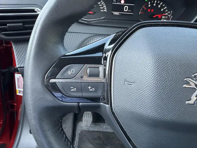 Peugeot 2008 1.2 Turbo 100 PK Active Pack 2021 Benzine 39