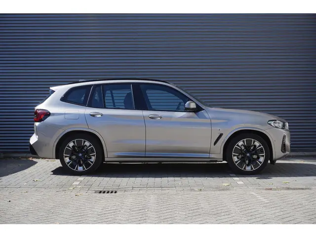 BMW iX3 High Executive 2023 Elektrisch 4
