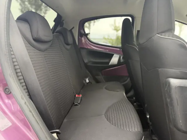 Peugeot 107 1.0 Envy 2012 Benzine 14