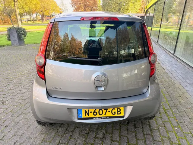 Opel Agila 1.2 Edition STYLE 2013 Benzine 11