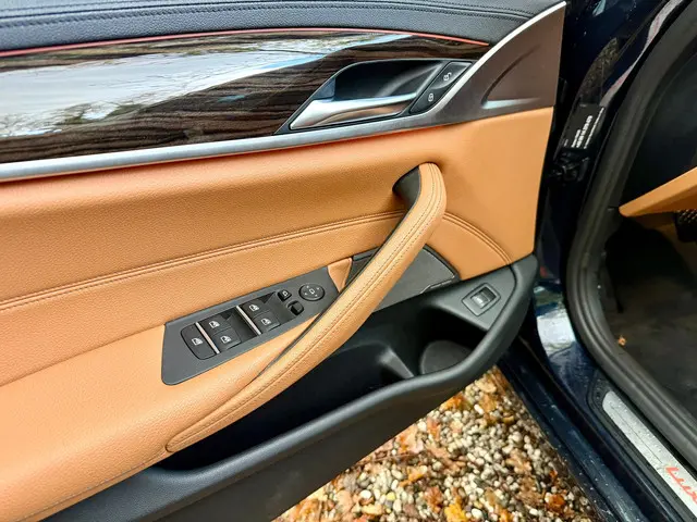 BMW 5 Serie Touring 530i High Executive 2018 Benzine 10