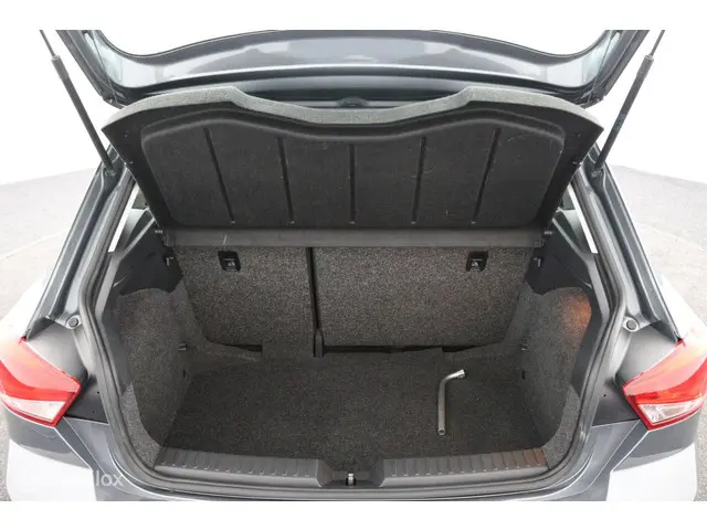 SEAT Ibiza 1.0 TSI FR Business Intense 2017 Benzine 29