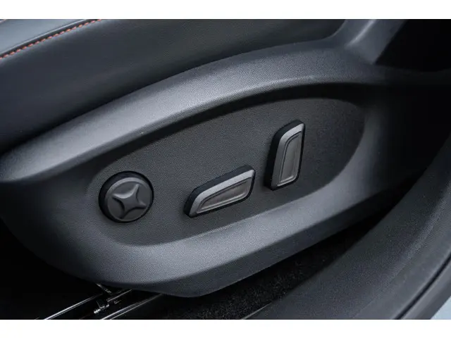 MG HS Plug-in Hybrid 1.5 Luxury 2024 Hybride Benzine 20