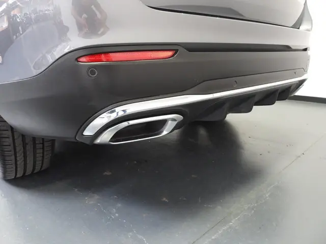 Mercedes-Benz GLC 300e 4MATIC AMG 2021 Hybride Benzine 32