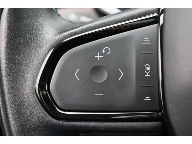 Lynk & Co 01 1.5 2022 Hybride Benzine 40