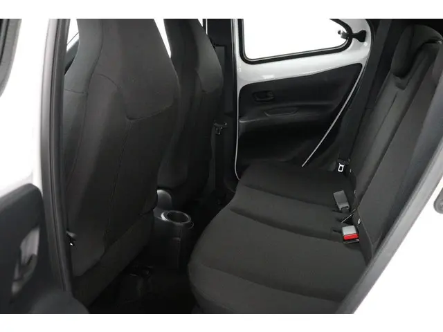 Toyota Aygo X 1.0 VVT-i MT Play 2024 Benzine 18