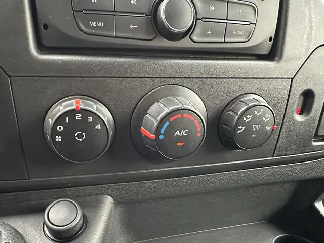 Renault Master T33 2.3 dCi 130 L2H2 2018 Diesel 27