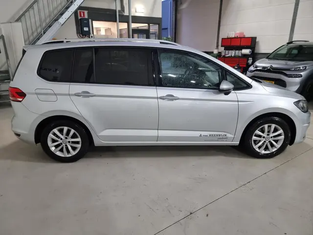 Volkswagen Touran 1.4 TSI Connected Series 2017 Benzine 11