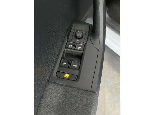 SEAT Arona 1.0 TSI Style Business Intense 2021 Benzine 31