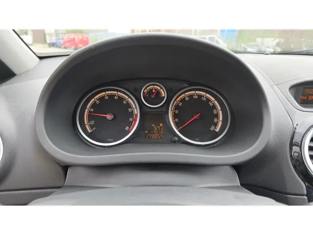Opel Corsa 1.2-16V Berlin 2014 Benzine 20