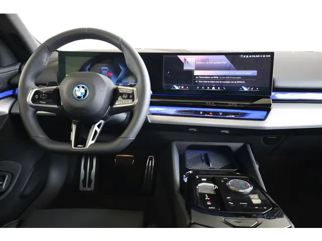 BMW i5 eDrive40 2025 Elektrisch 12