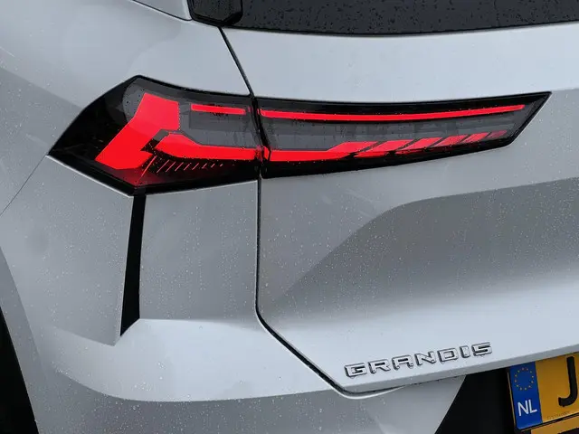 Mitsubishi Grandis 1.8 HEV Instyle 2025 Hybride Benzine 38