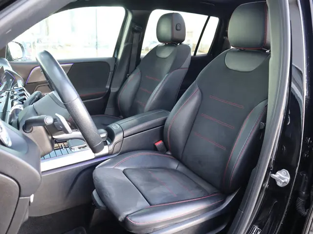 Mercedes-Benz GLB 200 AMG line 2020 Benzine 13