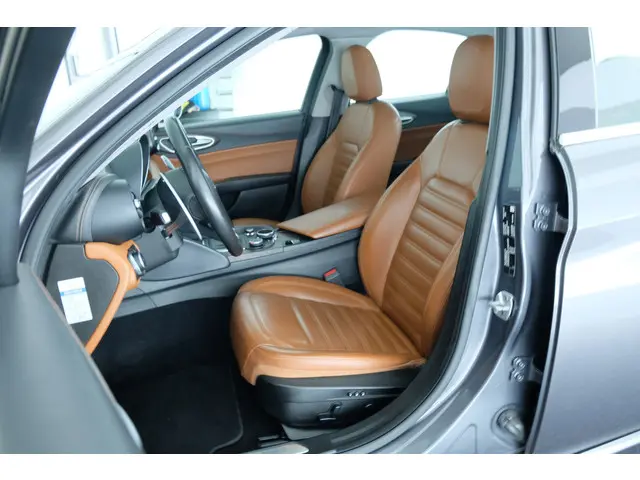 Alfa Romeo Giulia 2.0T Super 2017 Benzine 4