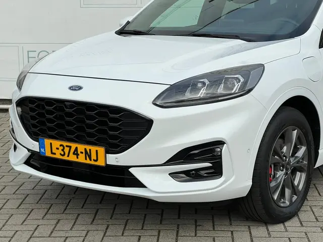 Ford Kuga 2.5 PHEV ST-Line X 2021 Hybride Benzine 14